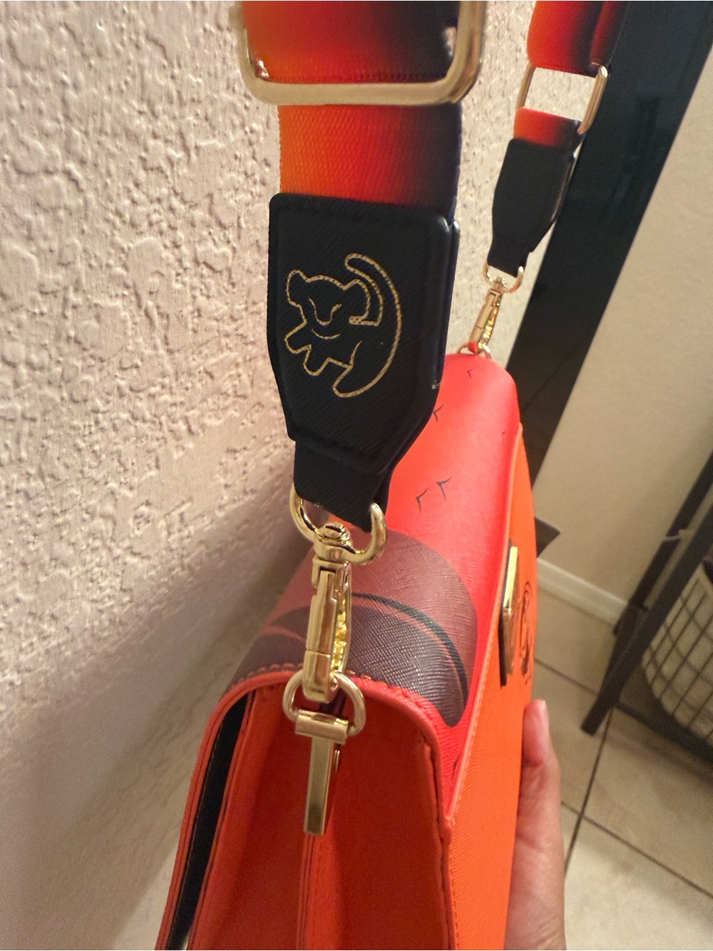 The Lion King 30th Anniversary Pride Rock Crossbody Bag - Picture 6 of 13